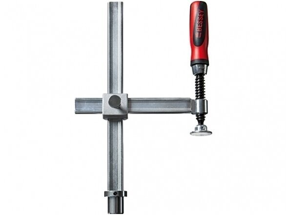 Bessey suvirinimo stalo spaustuvas su skirtingu aprėpimo gyliu TWV16-20-15-2K, tvirtinimo skersmuo 16 mm, su medine rankena